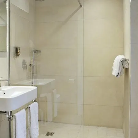 Waldorf Montparnasse 3*