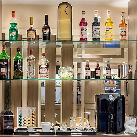 Hotel Waldorf Montparnasse Paryż