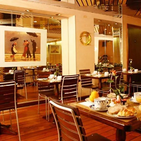 Hotel Waldorf Montparnasse 3*