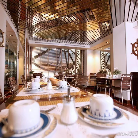 Waldorf Montparnasse 3*