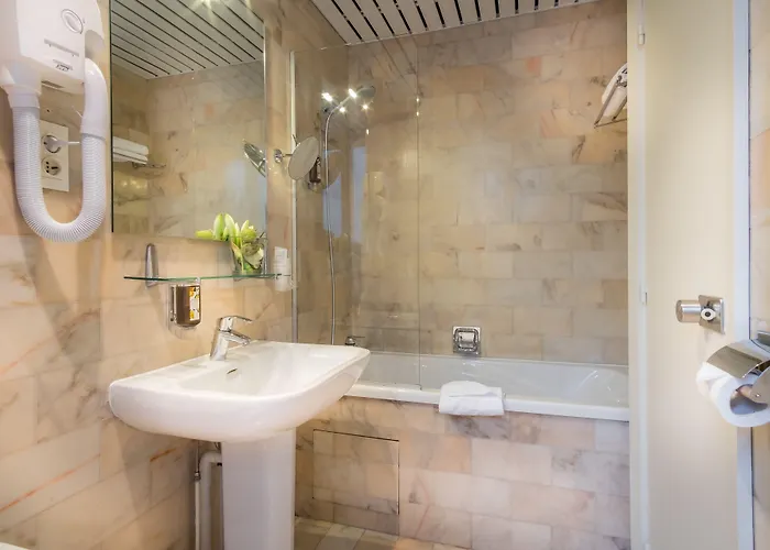 Hotel Waldorf Montparnasse 3*