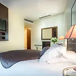 فندق والدورف مونتبارناس 3*