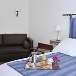 والدورف مونتبارناس باريس