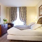 والدورف مونتبارناس فندق 3*