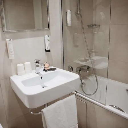 Waldorf Montparnasse Hotel 3*